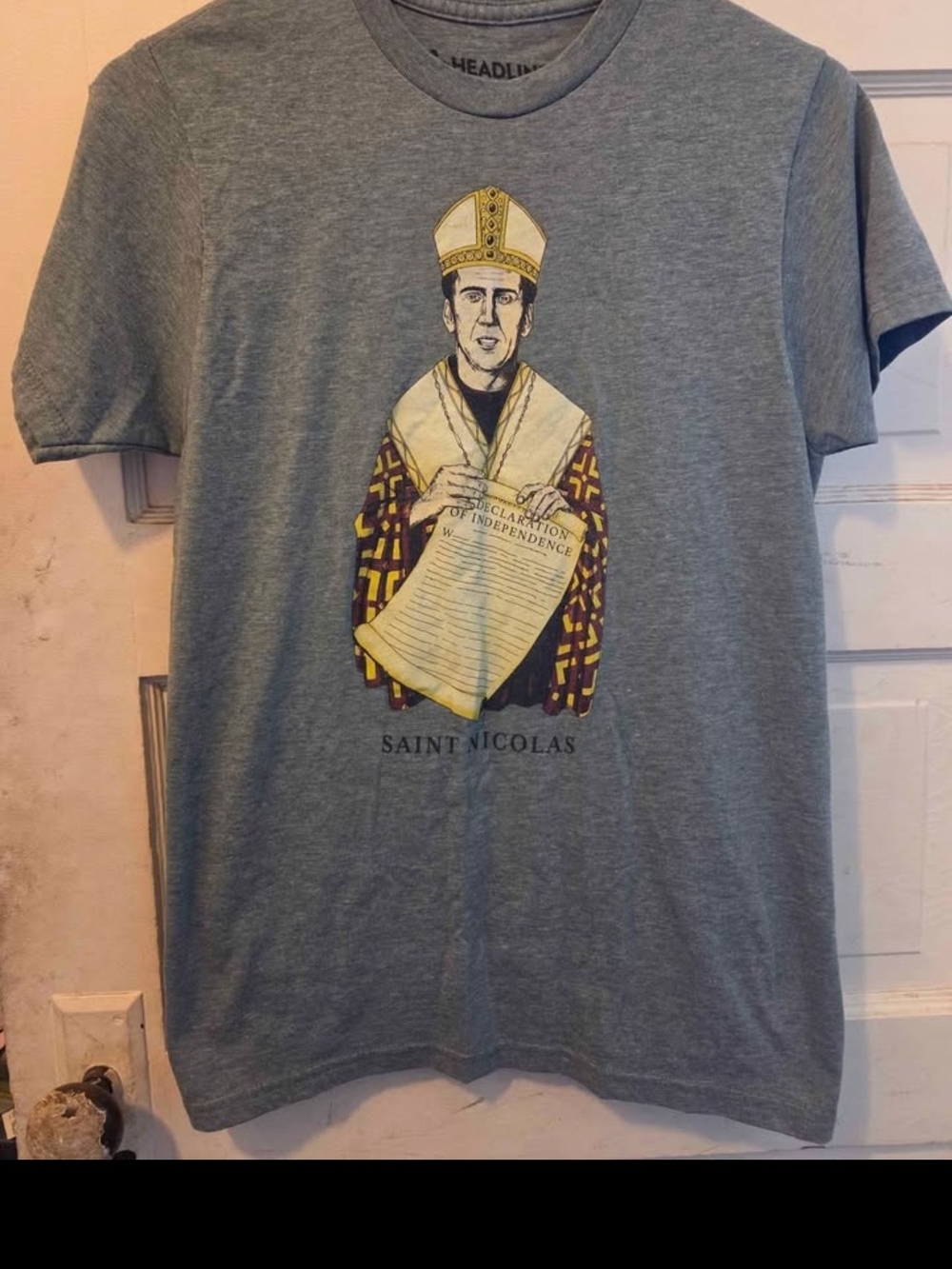 Headline Saint Nicolas Graphic Tee - Gray